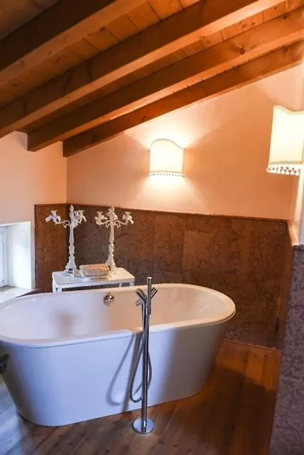 The Romantic Dependance In Luxury Villa Torri Del Benaco 0*,  Ιταλία