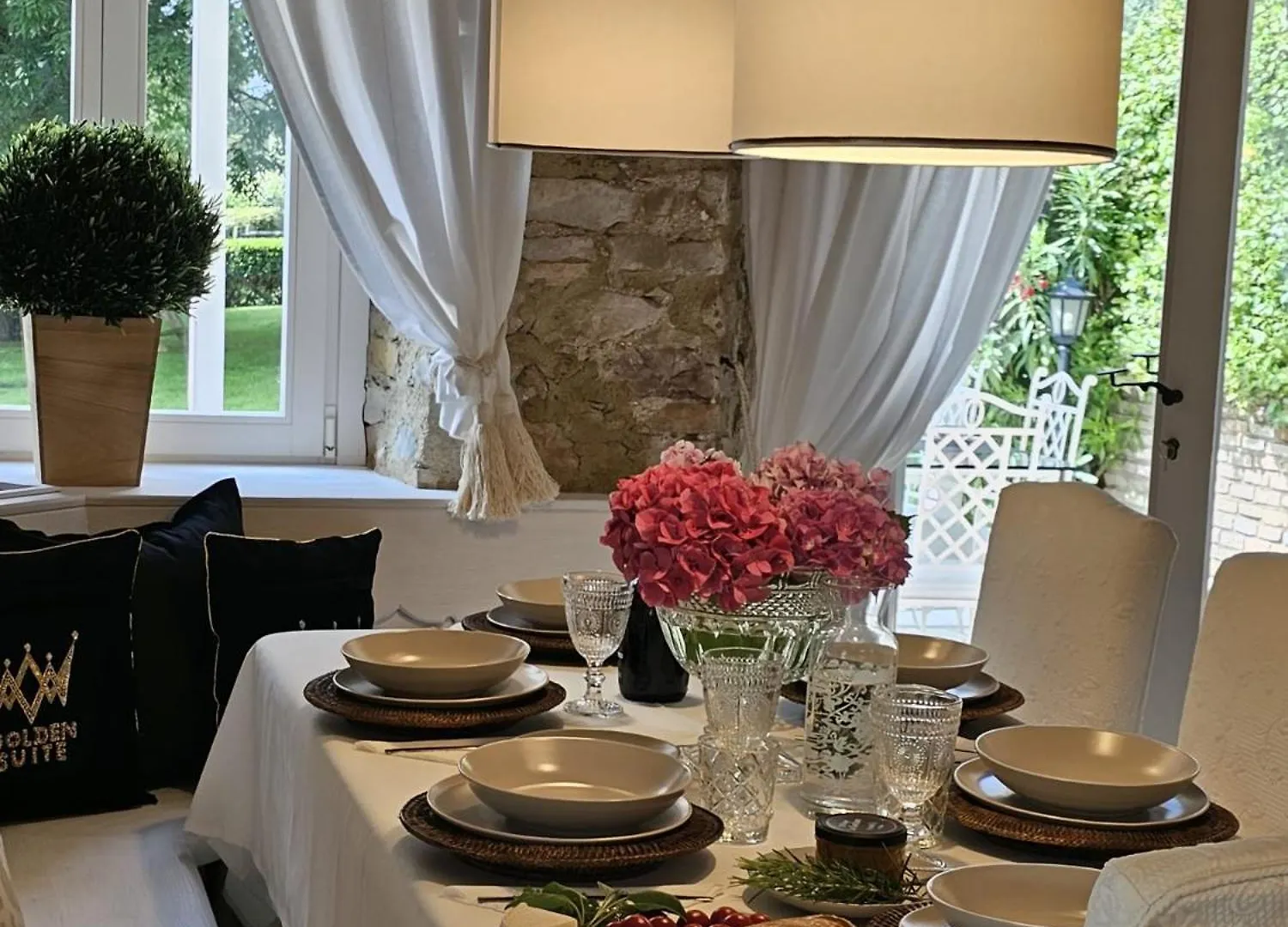 The Romantic Dependance In Luxury Villa Torri Del Benaco 0*,  Ιταλία